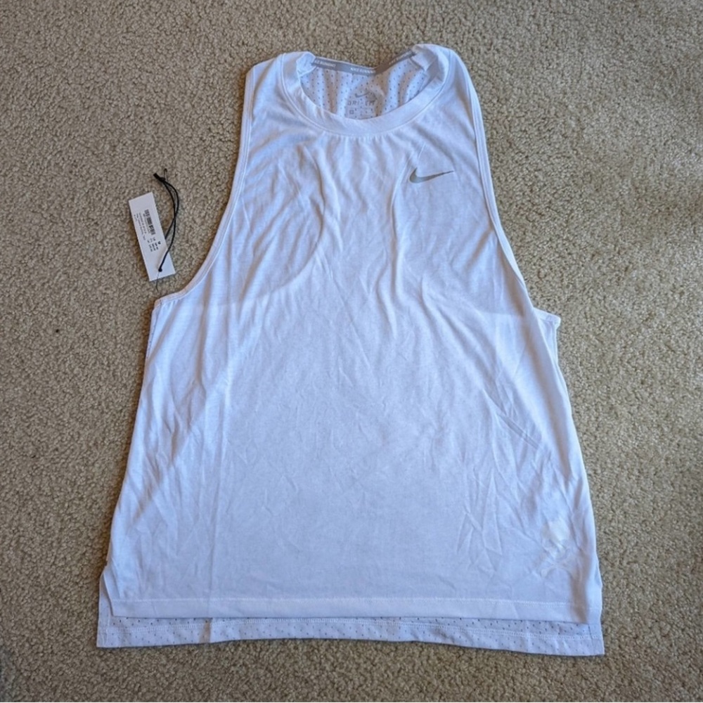 Nike SoulCycle Tailwind White Running Tank Medium worn once & hand washed